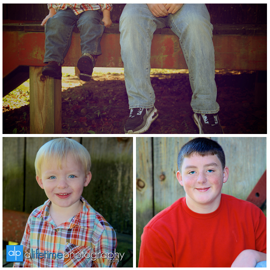 fall-home-cabin-family-photographer-Vols-mountain-view-Maynardville-Knoxville-Townsend-TN-kids-6