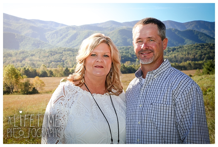 family-photographer-cades-cove-smoky-mountains-gatlinburg-pigeon-forge-seviervile-knoxville-townsend-tennessee_0004