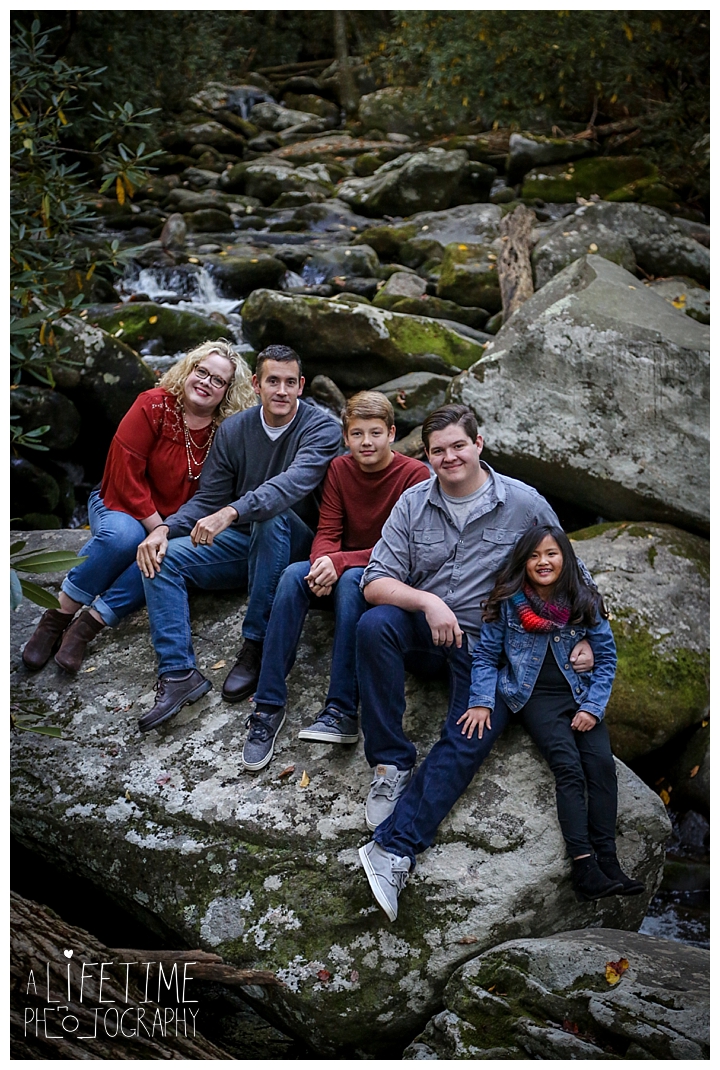 family-photographer-smoky-mountains-gatlinburg-pigeon-forge-seviervile-knoxville-townsend-tennessee-roaring-fork-motor-nature-trail_0111