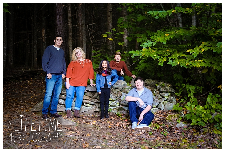 family-photographer-smoky-mountains-gatlinburg-pigeon-forge-seviervile-knoxville-townsend-tennessee-roaring-fork-motor-nature-trail_0113