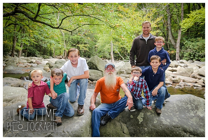 family-photographer-smoky-mountains-gatlinburg-pigeon-forge-seviervile-knoxville-townsend-tennessee-chimney-tops-picnic-area_0122