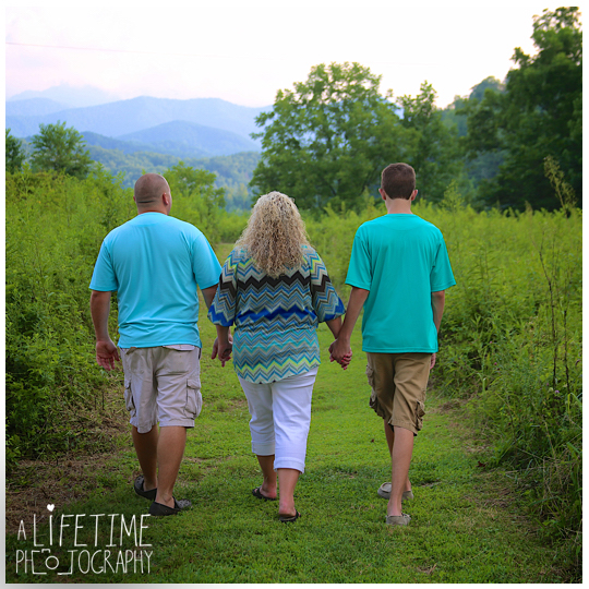 family-photos-in-the-Smoky-Mountains-Gatlinburg-Pigeon-Forge-Photographer-Knoxville-TN-7