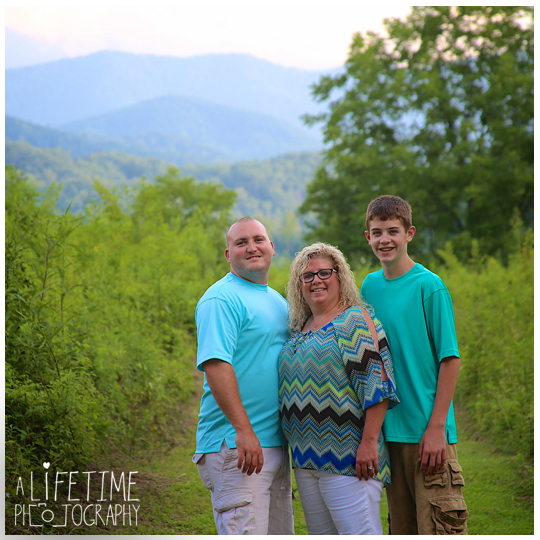 family-photos-in-the-Smoky-Mountains-Gatlinburg-Pigeon-Forge-Photographer-Knoxville-TN-9