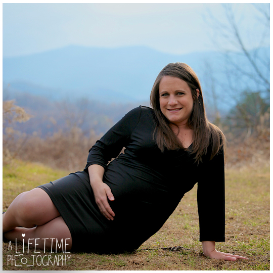 maternity-session-pregnant-lady-Gatlinburg-TN-Photographer-Emerts-Cove-Pigeon-Forge-Knoxville-mom-to-be-3