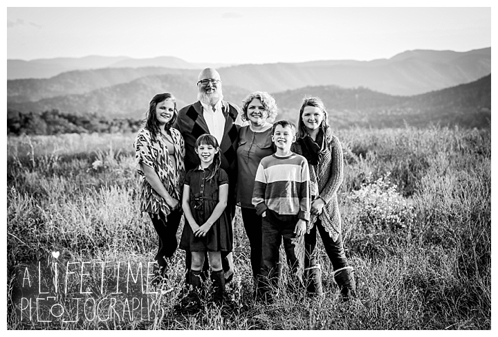 photographer-gatlinburg-pigeon-forge-knoxville-family-smoky-mountains-sunset-pictures-kids-senior-wedding-patriot-park-old-mill-waterfall_0075