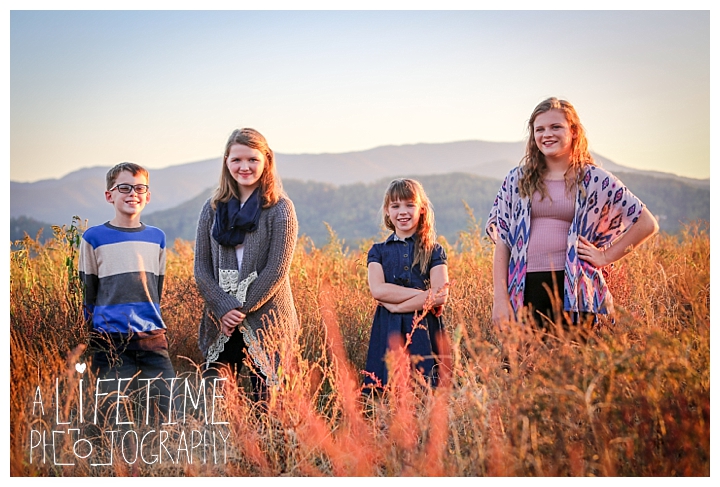 photographer-gatlinburg-pigeon-forge-knoxville-family-smoky-mountains-sunset-pictures-kids-senior-wedding-patriot-park-old-mill-waterfall_0078