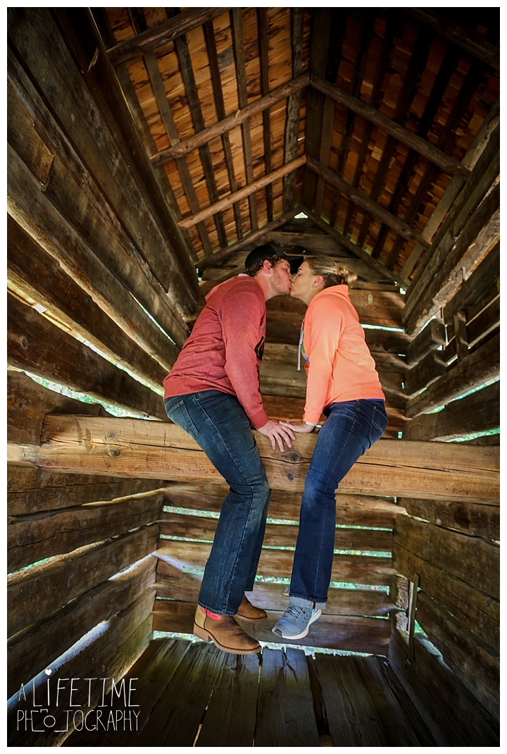 proposal-couple-photographer-cades-cove-smoky-mountains-gatlinburg-pigeon-forge-seviervile-knoxville-townsend-tennessee_0079