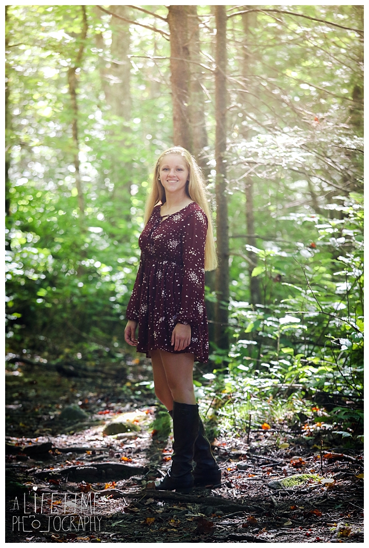 senior-photographer-great-smoky-mountains-national-park-gatlinburg-pigeon-forge-knoxville-sevierville-maryville-photos-pictures-session-family-roaring-fork-motor-nature-trail-smokies_0067