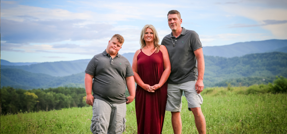 The Anthony Family | Smoky Mountain Vacation Photos | Pigeon Forge, Photographer